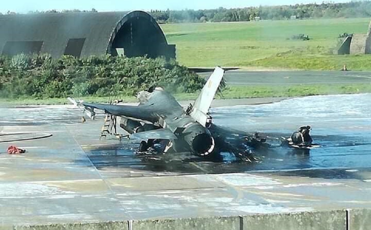 Βελγική Αεροπορία: Κατεστραμμένα δύο F-16 από πυρά ενός άλλου F-16 στο έδαφος!