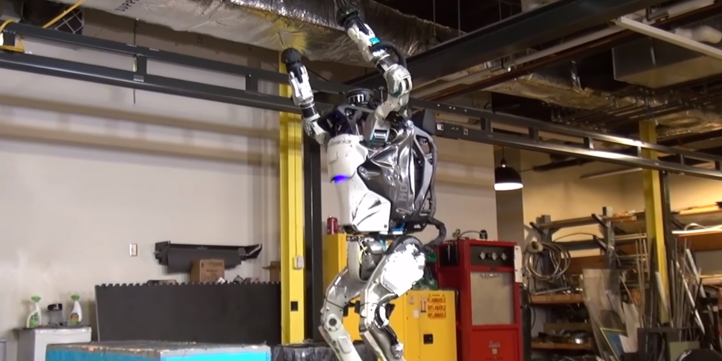 Ρομπότ Atlas: Ακόμη μια εκπληκτική επίδειξη υπερπήδησης εμποδίων
