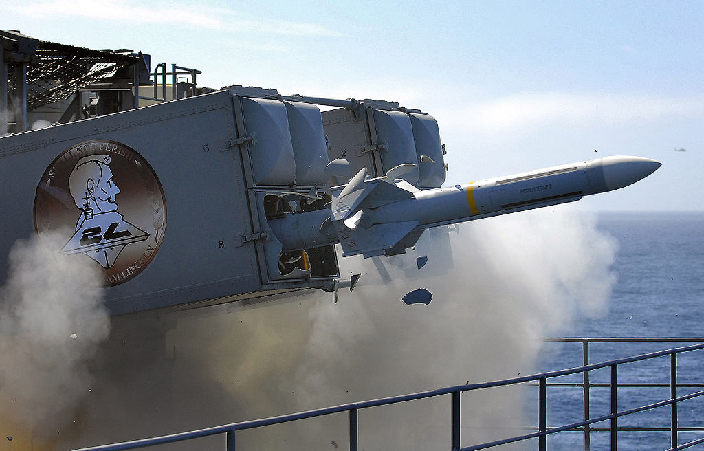 Ατλαντικός: Το αμερικανικό Ναυτικό εκτοξεύει Sea Sparrow RIM-7P