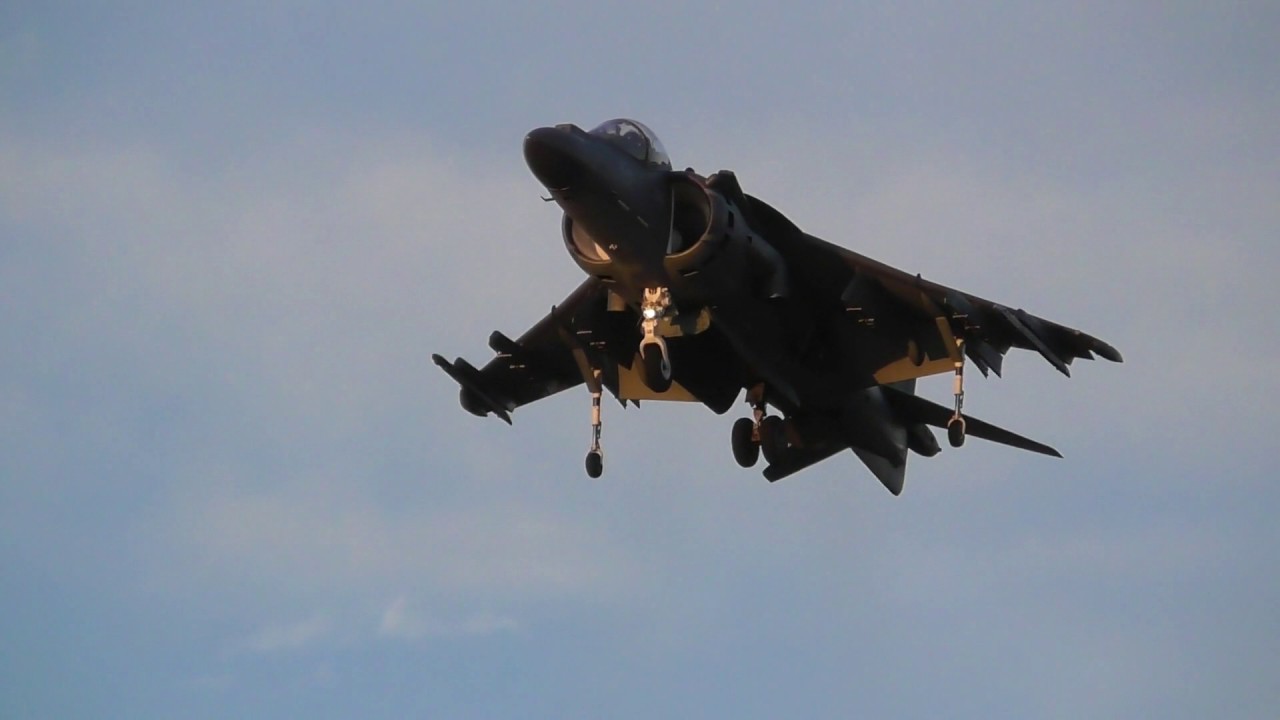 Πραγματικά κάθετη απογείωση για ένα AV-8B Harrier II