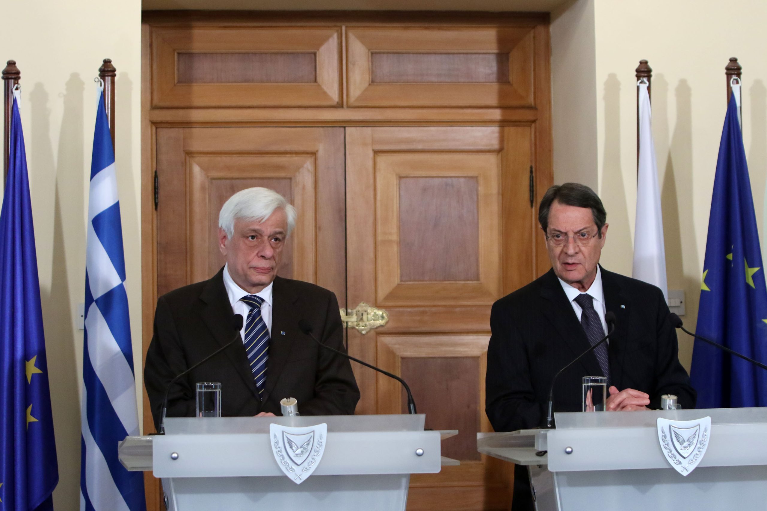 Στην Κύπρο ο Π.Παυλόπουλος- Ομιλία σε Συνέδριο για τη Δημοκρατία και συνάντηση με Αναστασιάδη