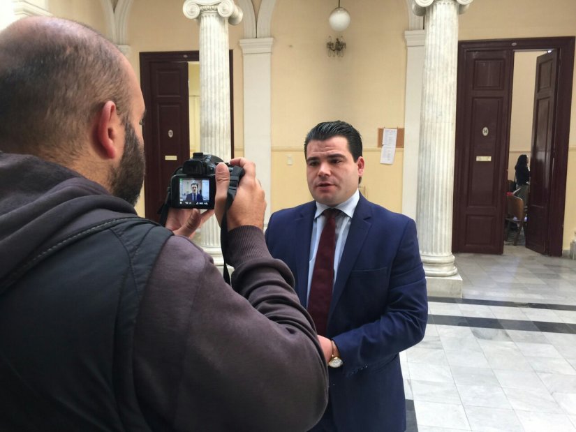 Ελεύθερος παρά τα 16 χρόνια κάθειρξης ο συζυγοκτόνος του Σοφικού (βίντεο)