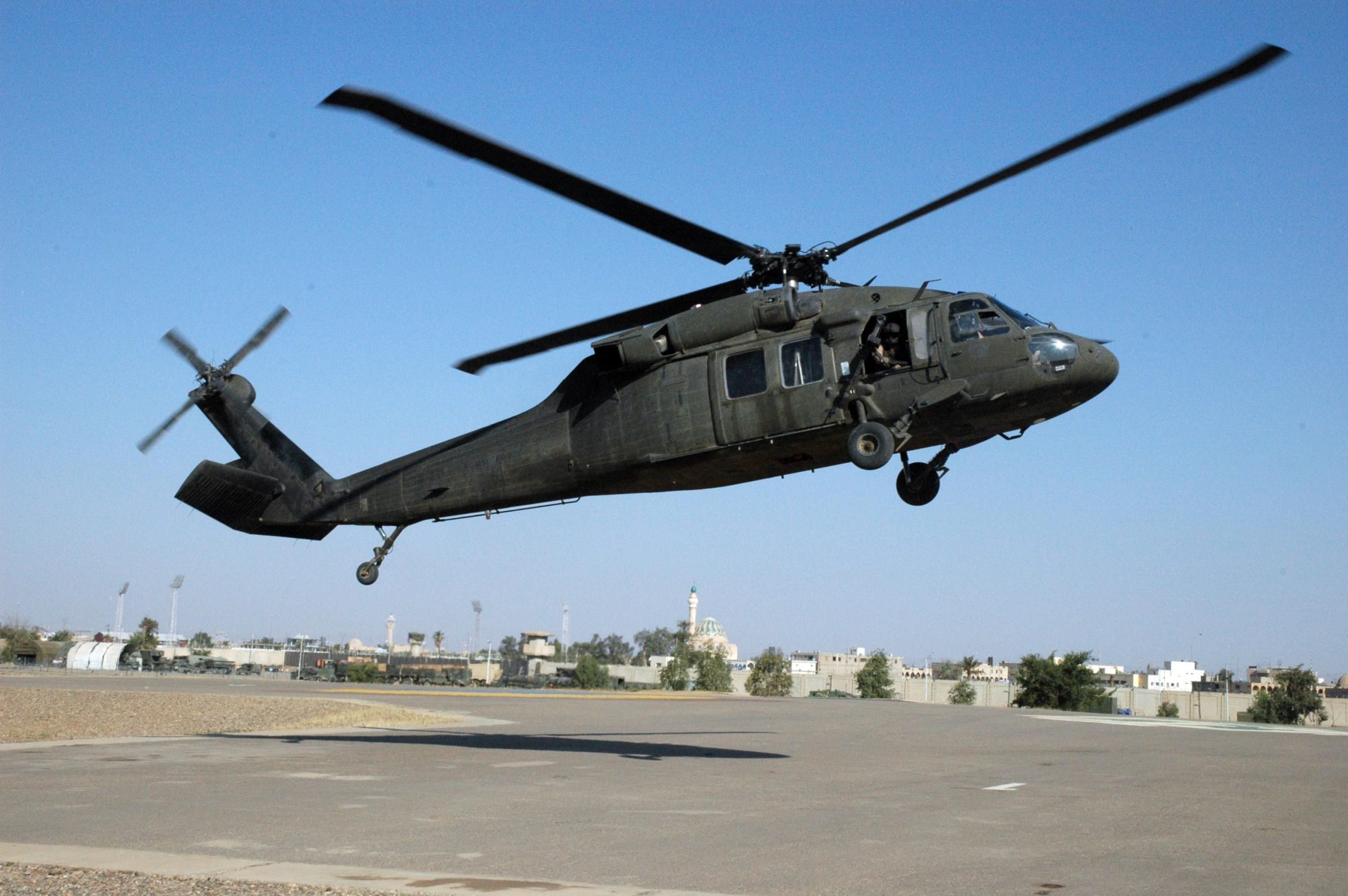 Στεφανοβίκειο: Έρχονται τα 40 αμερικανικά Apache και Black Hawk