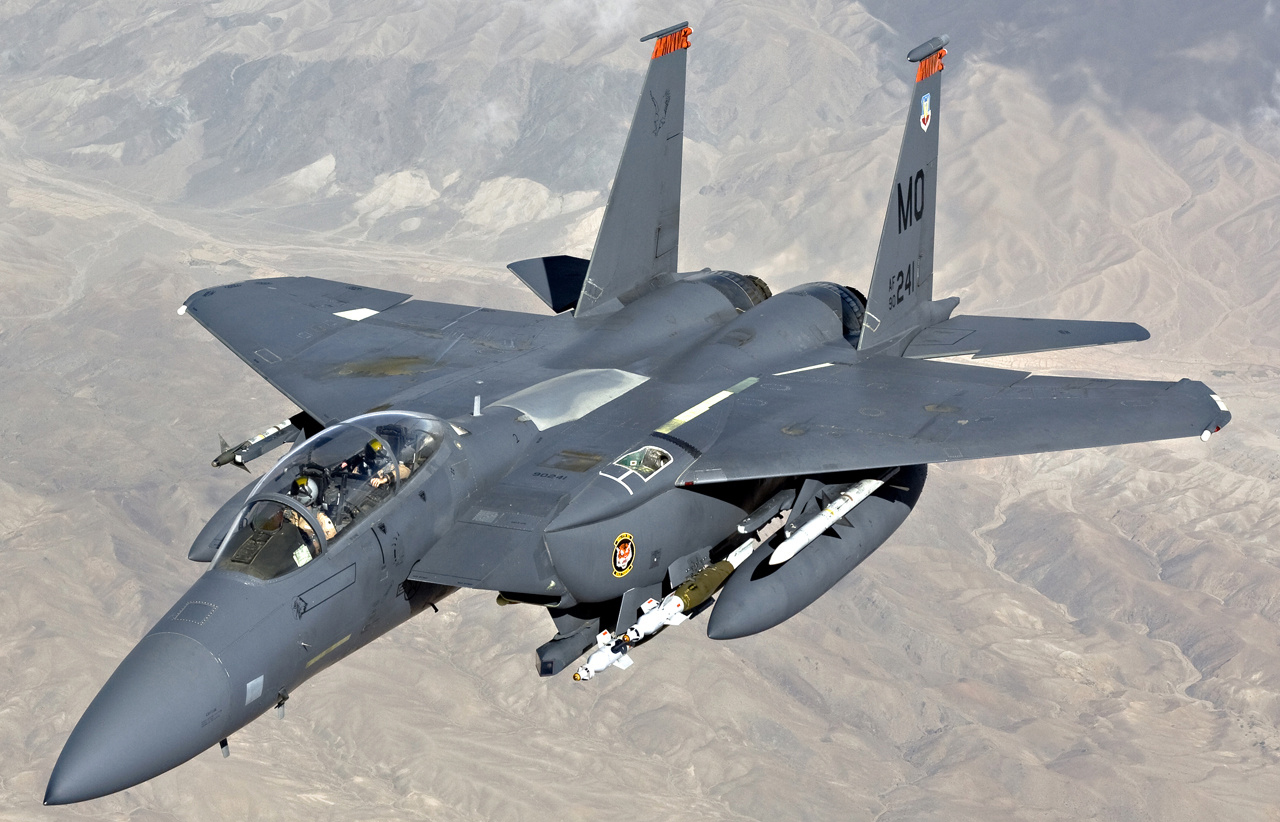 F-15: Το μαχητικό που χαρίζει την αεροπορική κυριαρχία (βίντεο)