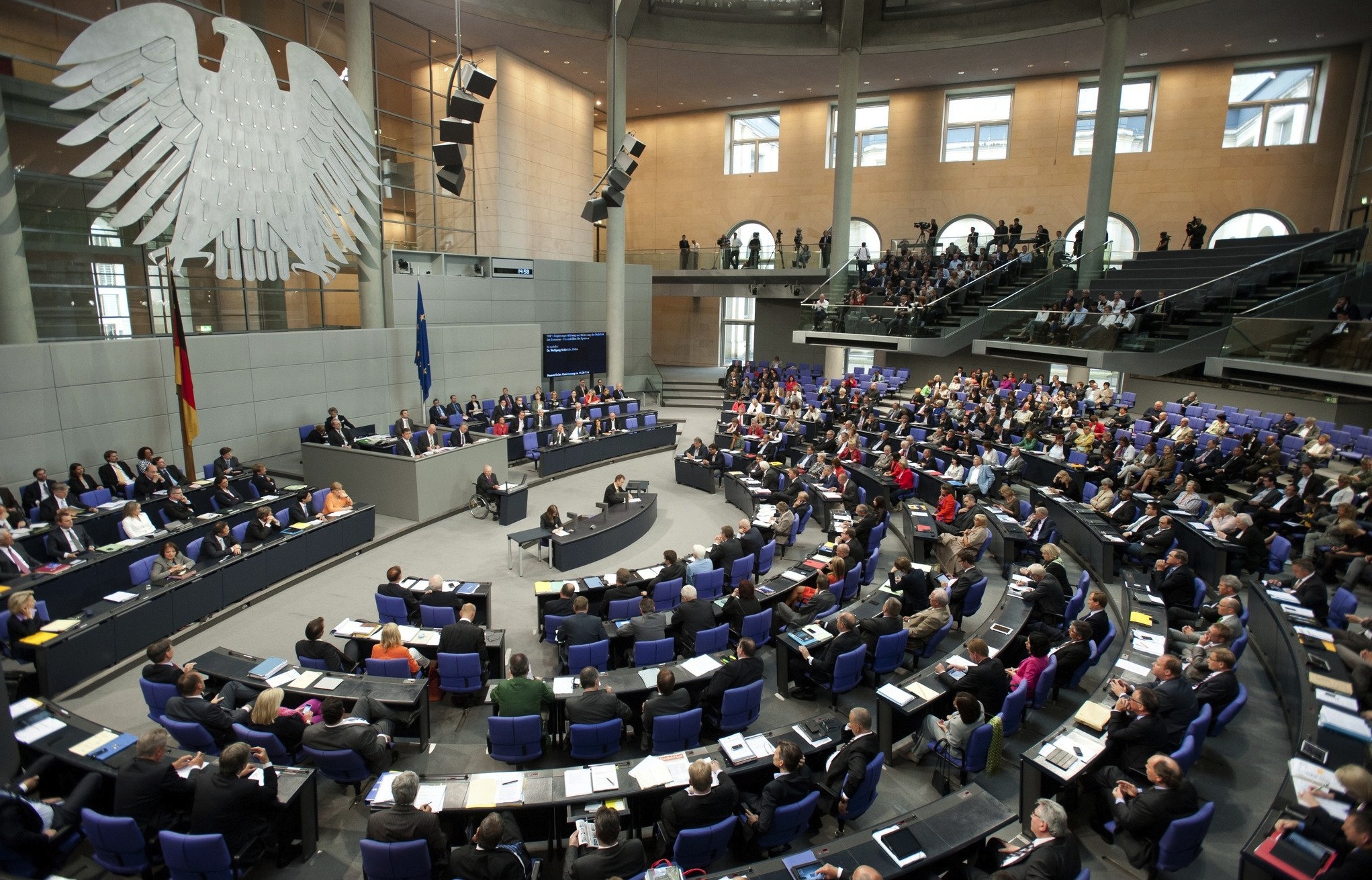 Δημοσκόπηση στο ZDF: Πτώση χωρίς… αλεξίπτωτο για τα κόμματα του κυβερνητικού συνασπισμού στη Γερμανία
