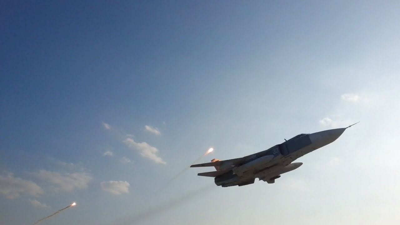 Low pass από ένα SU-24 στην Ουκρανία «κόβει» την ανάσα (βίντεο)