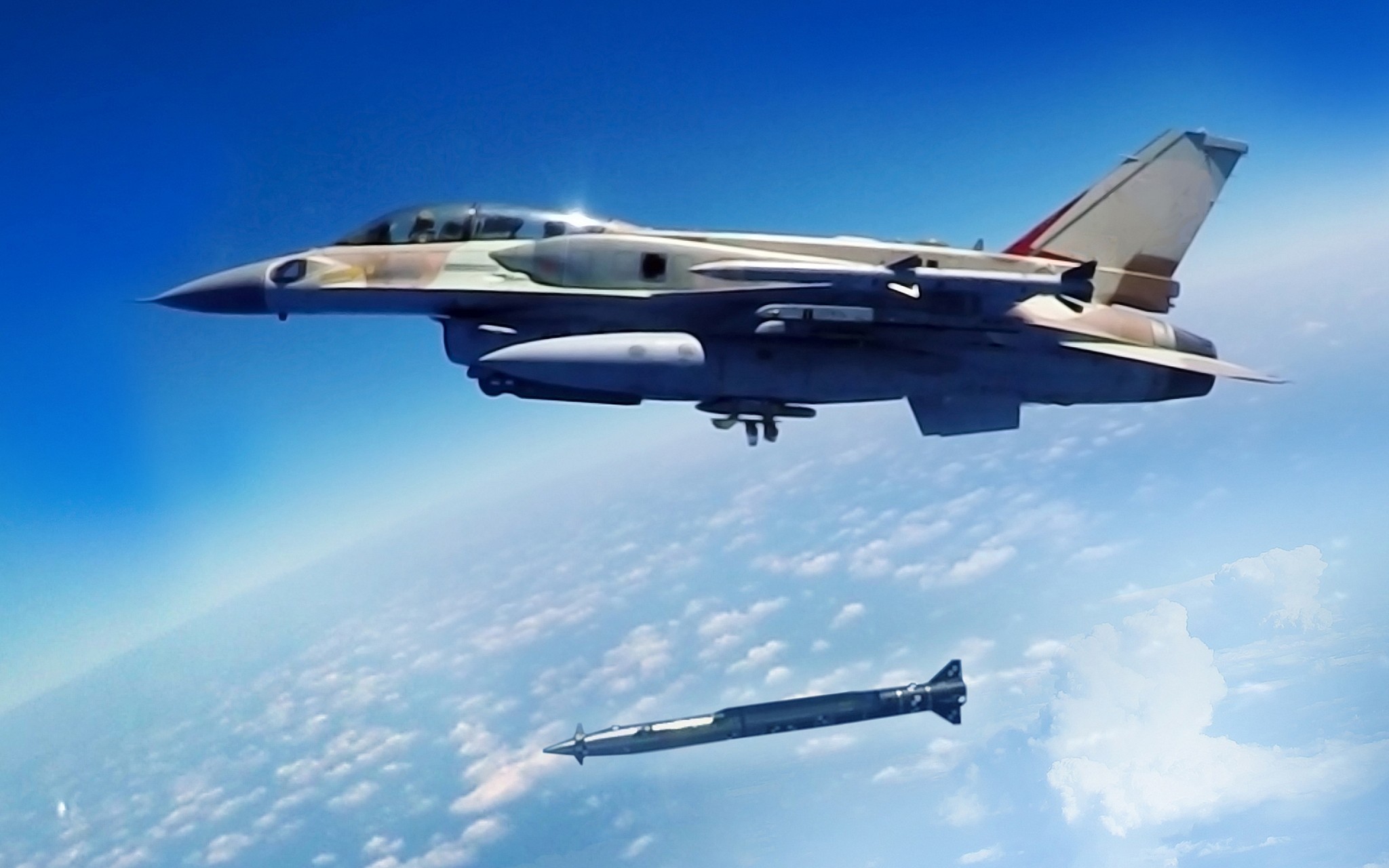 ΕΚΤΑΚΤΟ – Ισραηλινά μαχητικά F-16 προσγειώθηκαν στην 110ΠΜ στη Λάρισα – Θα πετάνε με ελληνικά μαχητικά στο Αιγαίο