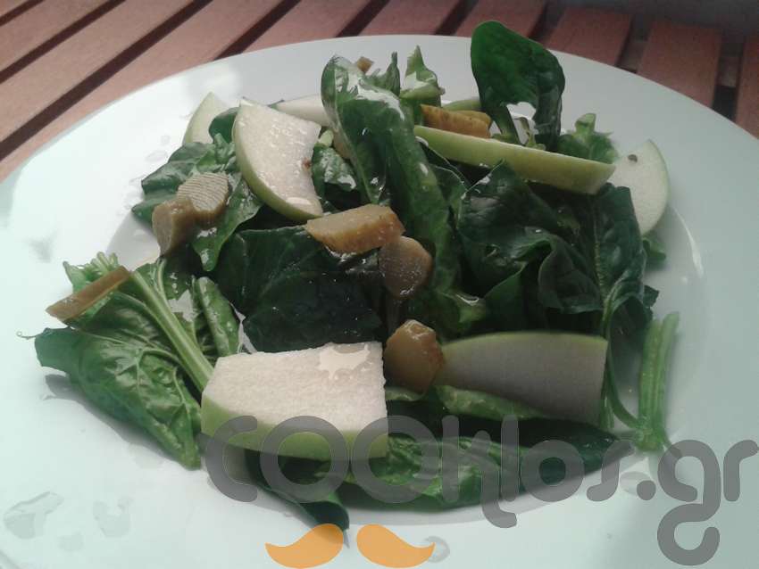 Η συνταγή της ημέρας: Σαλάτα σπανάκι με ξινόμηλα