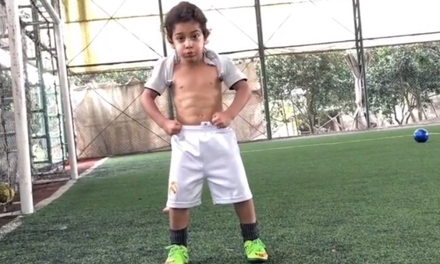 Παιδί «θαύμα»: Ο 5χρονος «μάγος» από το Ιράν που «μιλάει» στην μπάλα (βίντεο)