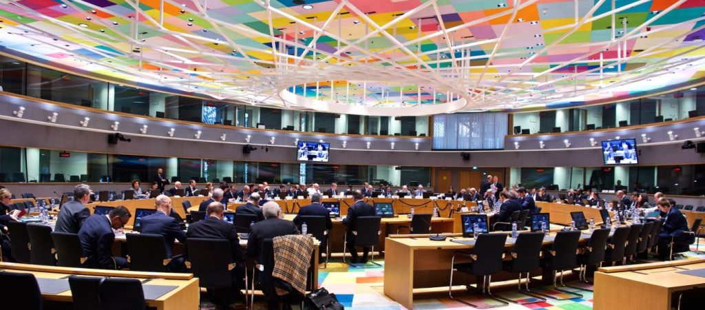 Η Ευρωπαϊκή Επιτροπή απέρριψε τον ιταλικό προϋπολογισμό –  Ούτε βήμα πίσω από Ρώμη: «Δεν δεχόμαστε αλλαγές»
