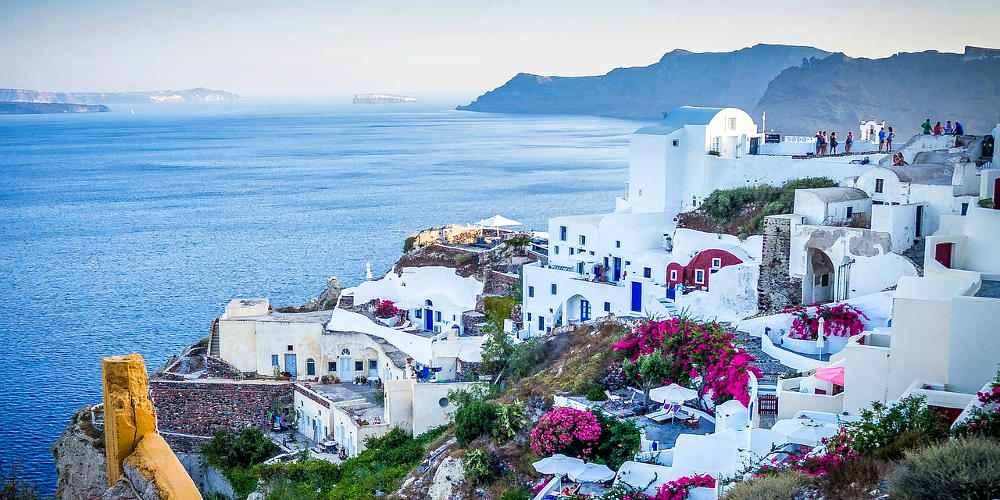 Κορυφαία στην Ευρώπη τρία ελληνικά νησιά – Ποια προτιμούν περισσότερο οι Ευρωπαίοι τουρίστες