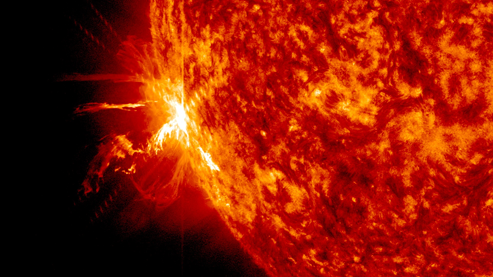 Συγκλονιστικό βίντεο της NASA με τεράστια έκρηξη στον Ήλιο (βίντεο)