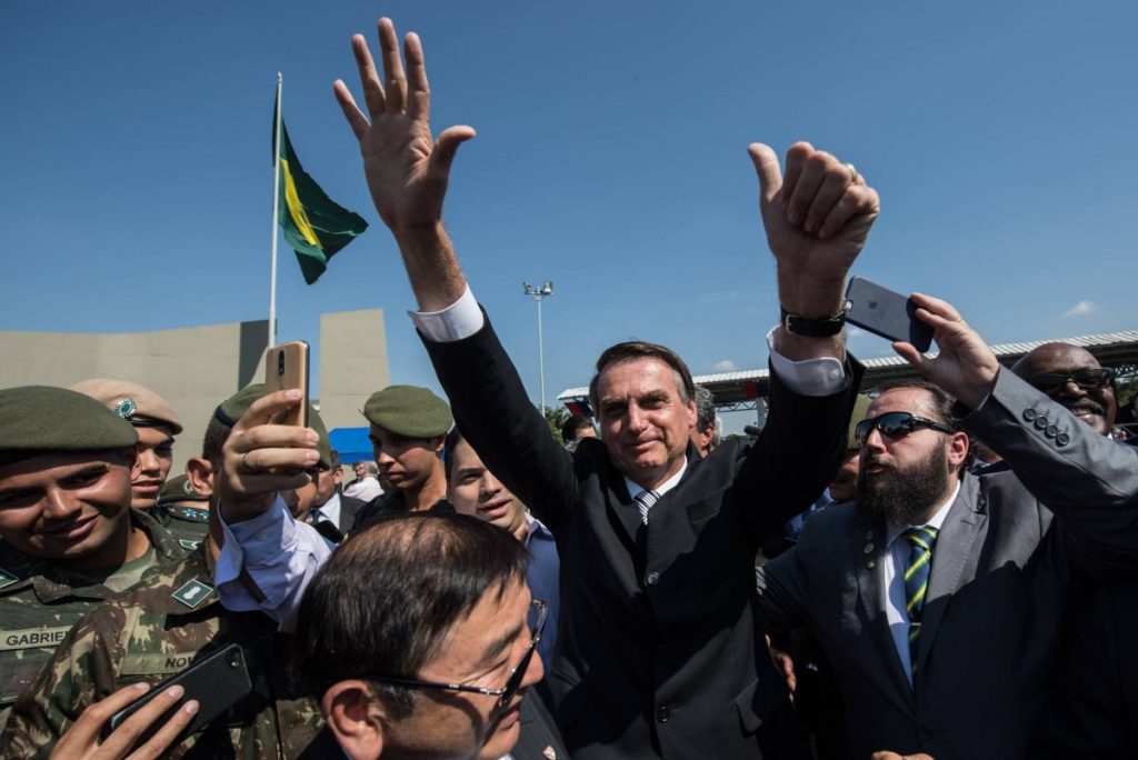 Ξεκίνησε η εποχή Μπολσονάρο στη Βραζιλία – Απελευθερώνει την οπλοκατοχή!