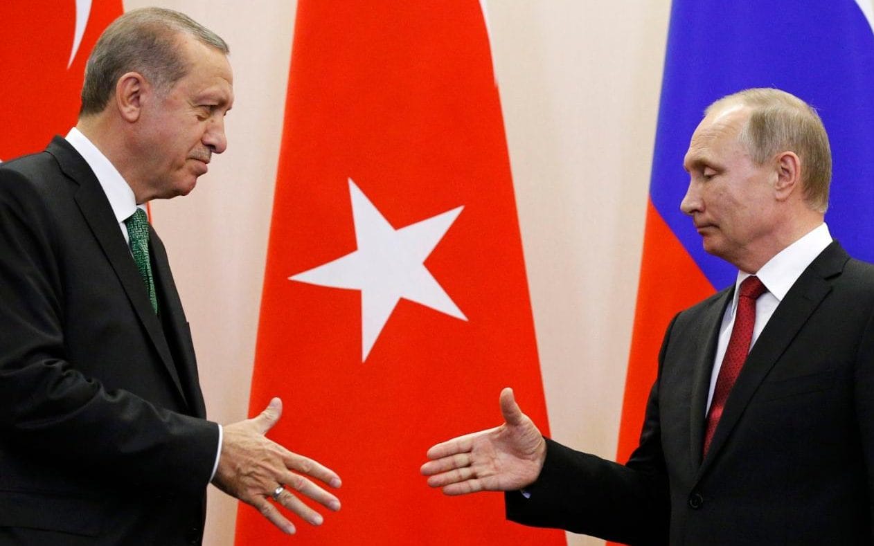 Μετά την Κριμαία ο Ερντογάν στέλνει και μπιλιετάκι στον Πούτιν με Τατάρους που θέλει να αποφυλακιστούν!