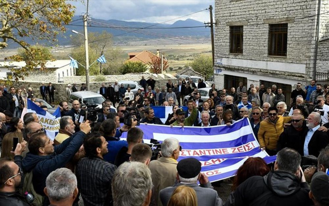 Οι Αλβανοί δεν αφήνουν να αναπαυθεί η ψυχή του Έλληνα ήρωα Κ.Κατσίφα: Ψάχνουν στα σπίτια να βρουν την Σημαία του!