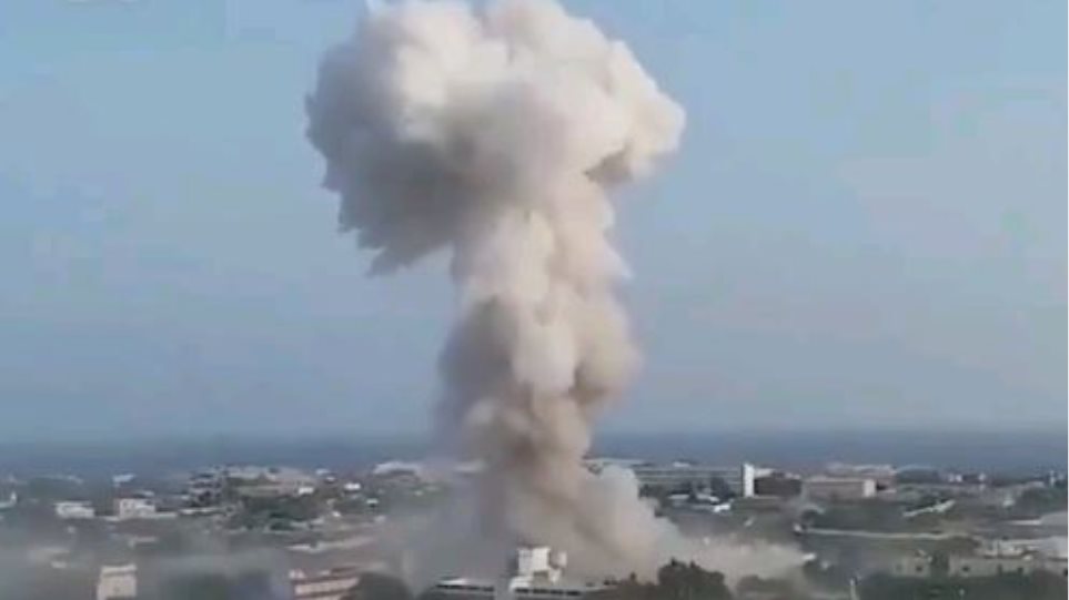Μογκαντίσου: Η στιγμή της έκρηξης από εξτρεμιστή μουσουλμάνο βομβιστή αυτοκτονίας (βίντεο)
