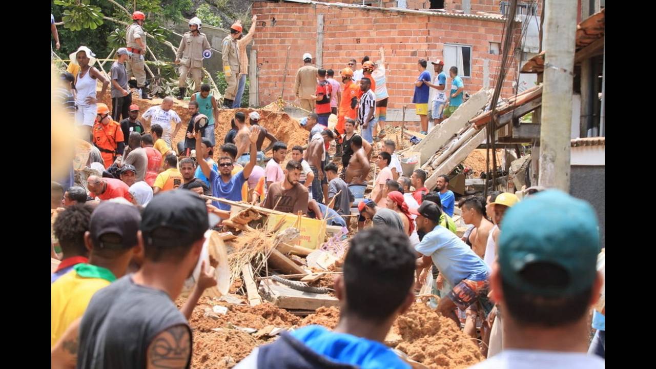 Βραζιλία: Κατολίσθηση από λάσπη – 10 νεκροί και δεκάδες τραυματίες (φωτο – βίντεο)