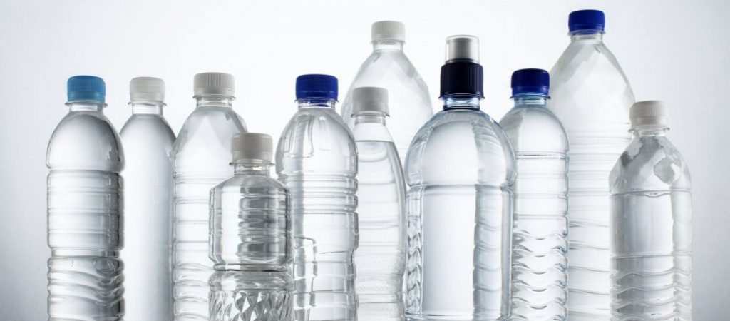 Προσοχή: Τα πλαστικά μπουκάλια νερού δεν πρέπει να ξαναγεμίζονται