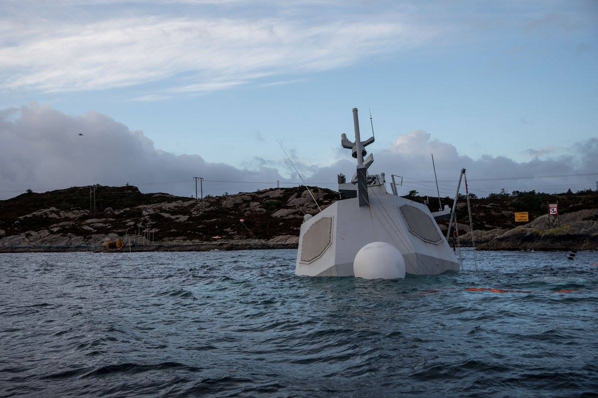 Η θάλασσα «κατάπιε» τη νορβηγική φρεγάτα με σύστημα AEGIS – Είχε συγκρουστεί με ελληνόκτητο τάνκερ (φωτό, βίντεο)