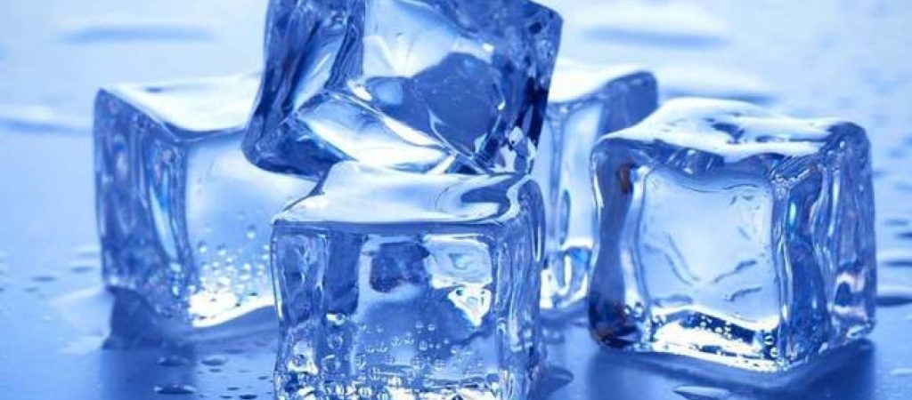 Προσοχή: Ο πάγος που σερβίρουν τα μπαρ μπορεί να βλάψει την υγεία μας – Δείτε γιατί
