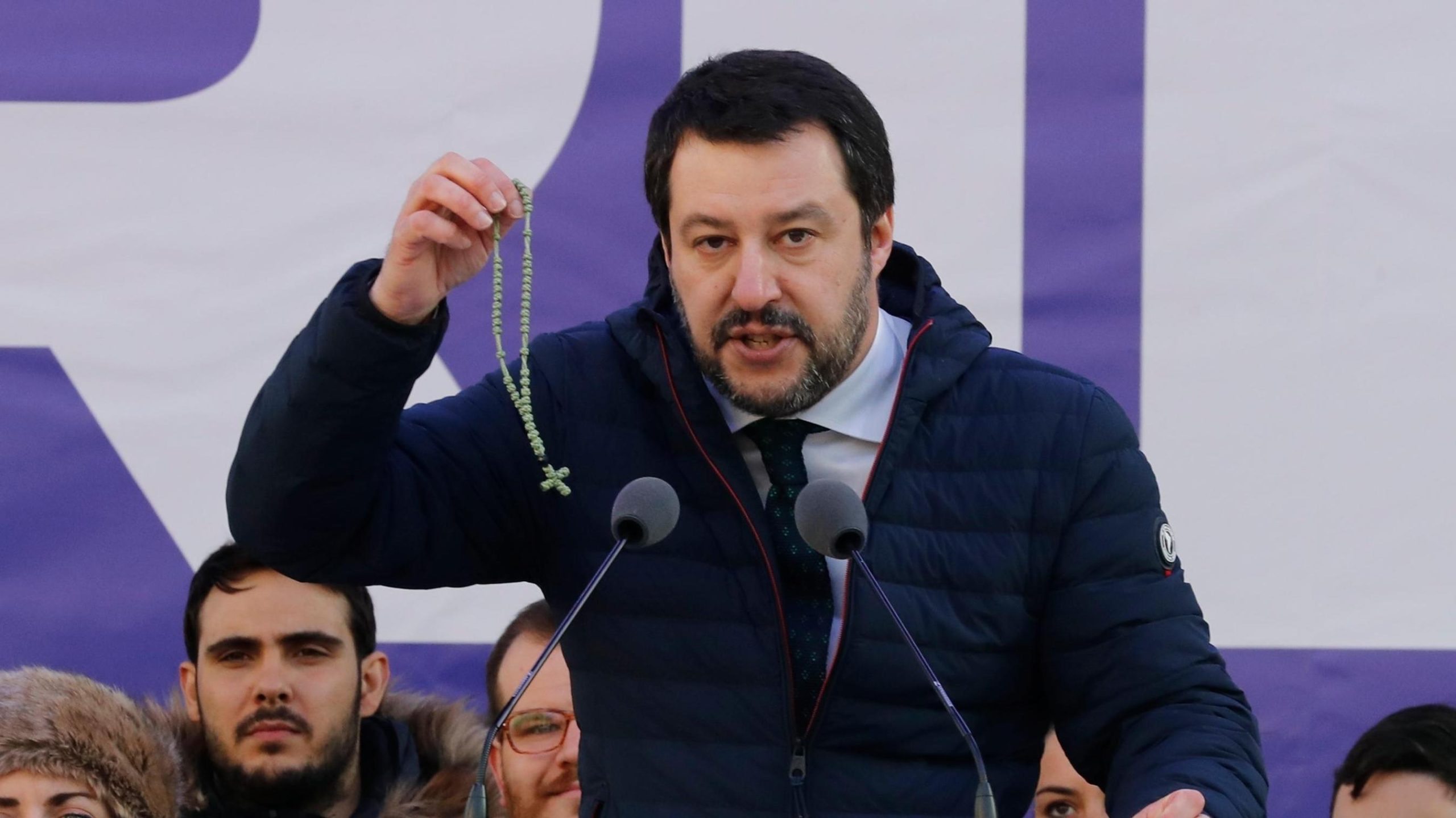 Με μπουλντόζες απάντησε ο Μ.Σαλβίνι σε ΜΚΟ και αριστερούς: Διέλυσε παράνομο καταυλισμό μεταναστών