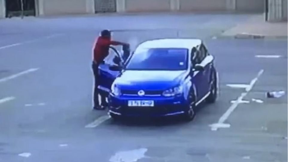 Βίντεο: Δολοφονία εν ψυχρώ με 5 σφαίρες για να του πάρουν το αυτοκίνητο – Περίμενε την σύζυγό του από το σουπερμάρκετ