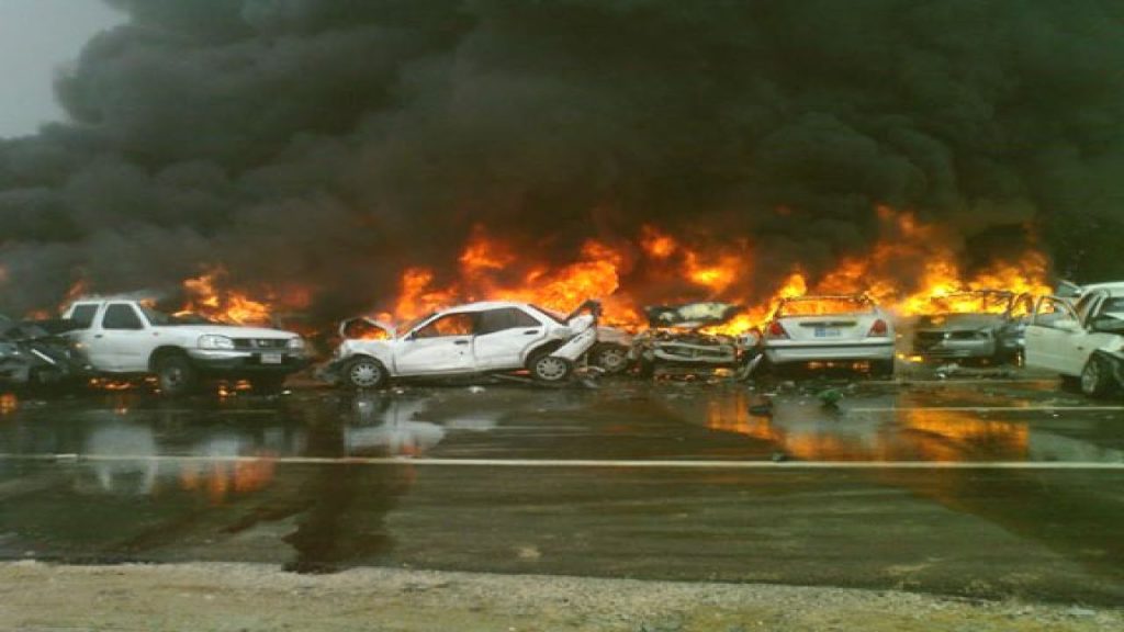Η στιγμή της έκρηξης αυτοκινήτου μετά από καραμπόλα 15 οχημάτων – Ένας νεκρός και δύο τραυματίες (Bίντεο)