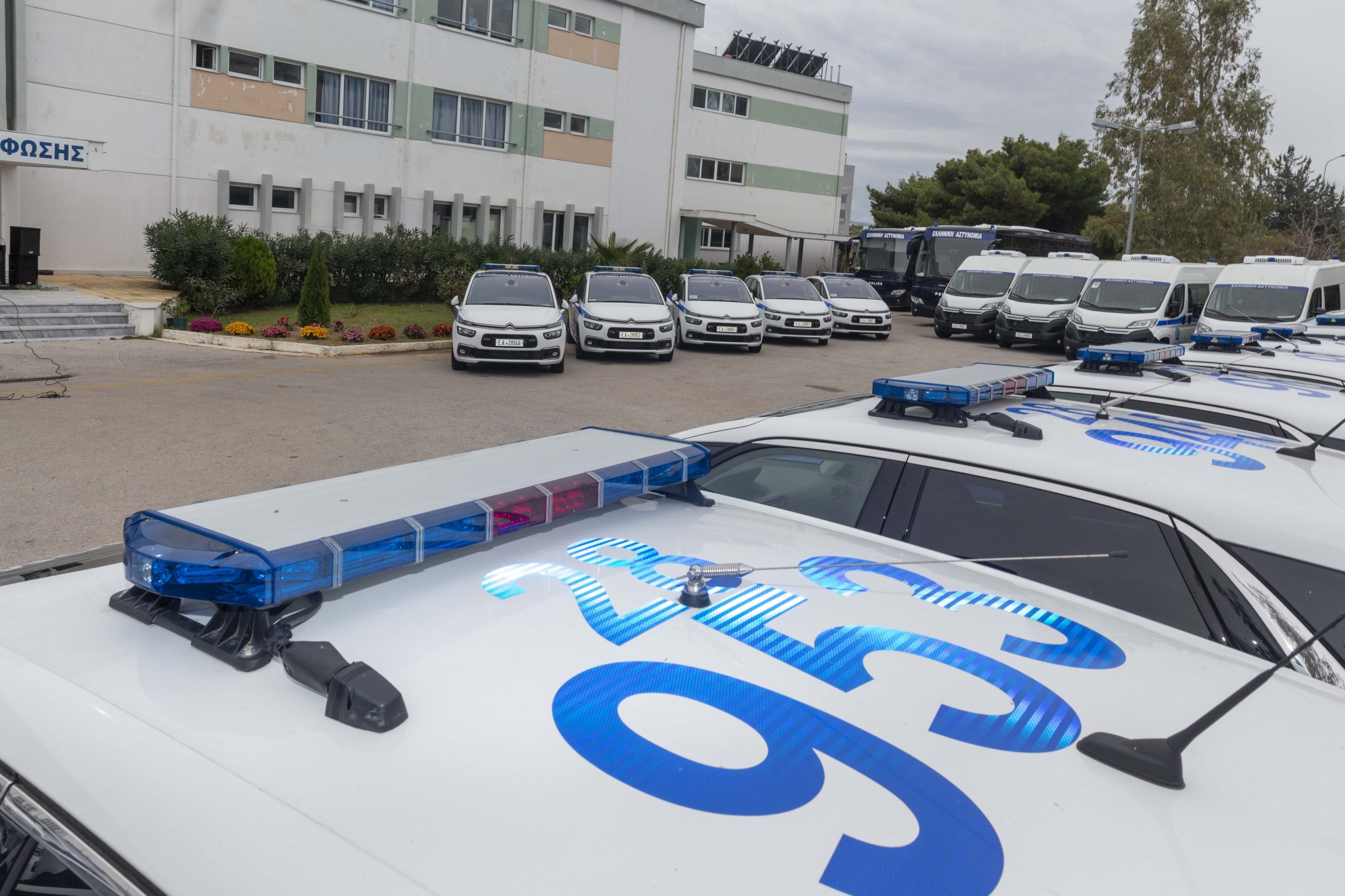 Σαράντα εννέα νέα οχήματα παρέλαβε σήμερα η Ελληνική Αστυνομία: Τα 18 για τους αλλοδαπούς…