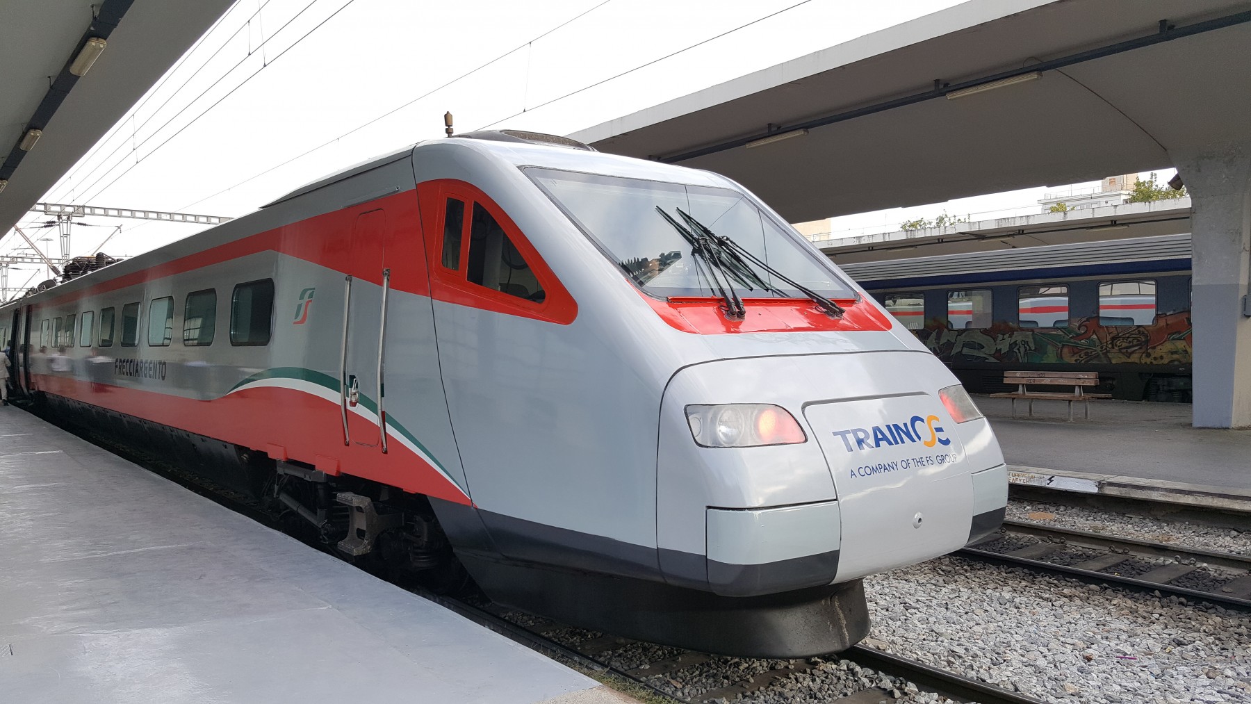 «Το ασημένιο βέλος» – «Το 2019 τα τρένα Αθήνα-Θεσσαλονίκη θα πραγματοποιούνται σε λιγότερο από 4 ώρες»