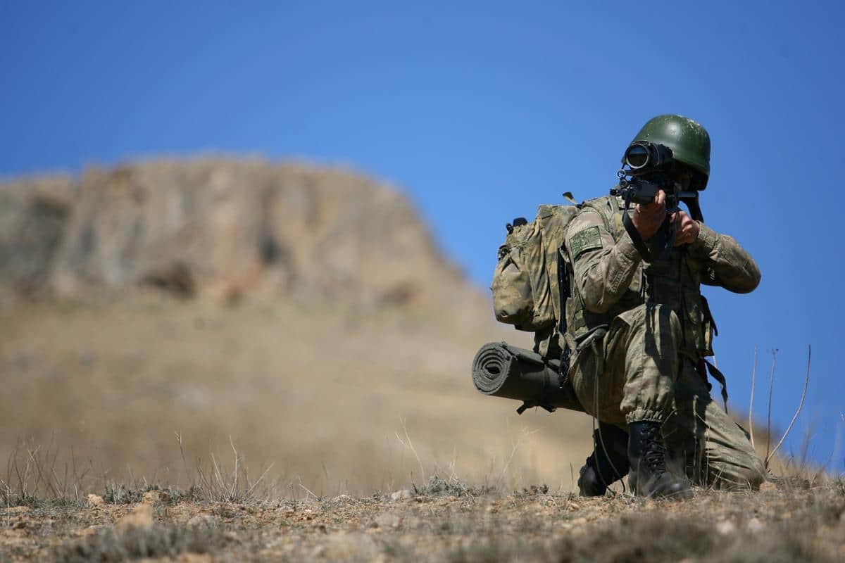 Δραματικοί διάλογοι Τούρκων στρατιωτών με προτεταμένα τα όπλα εναντίον Ελληνοκυπρίων – Κίνδυνος κλιμάκωσης (βίντεο)