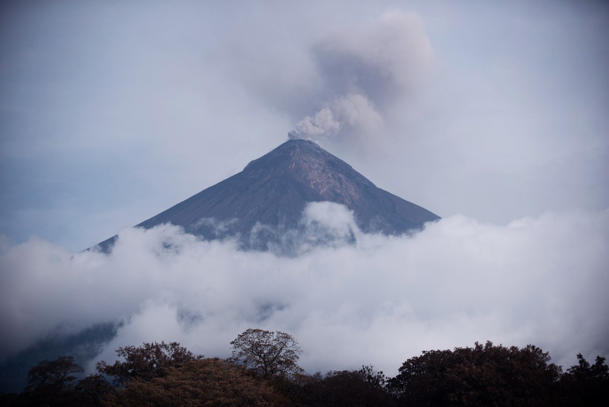Ξανά σε φάση έκρηξης το ηφαίστειο Φουέγο στη Γουατεμάλα (βίντεο)