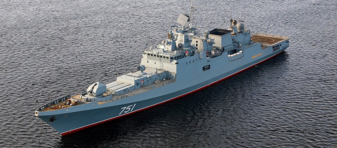 Οι ρωσικές φρεγάτες RFS Admiral Makarov και Admiral Essen σε «πρόβα» σύγκρουσης στην Μεσόγειο (βίντεο)