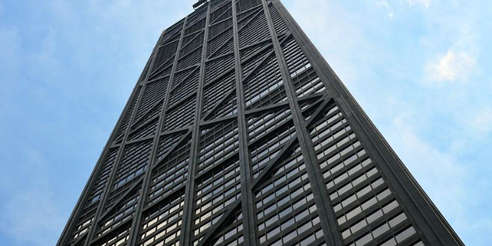 O απόλυτος τρόμος: Ασανσέρ ουρανοξύστη έκανε «βουτιά» 84 ορόφων στο Σικάγο (βίντεο)