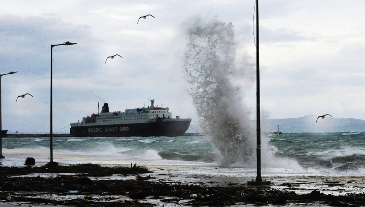 Κέρκυρα: Απαγορευτικό απόπλου για τα ανοιχτού τύπου πλοία εξαιτίας των ισχυρών ανέμων