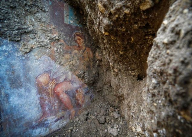 Νέα ανακάλυψη στην Πομπηία- Βρέθηκε σε νωπογραφία η συνεύρεση του Δία με τη Λήδα (φωτο)
