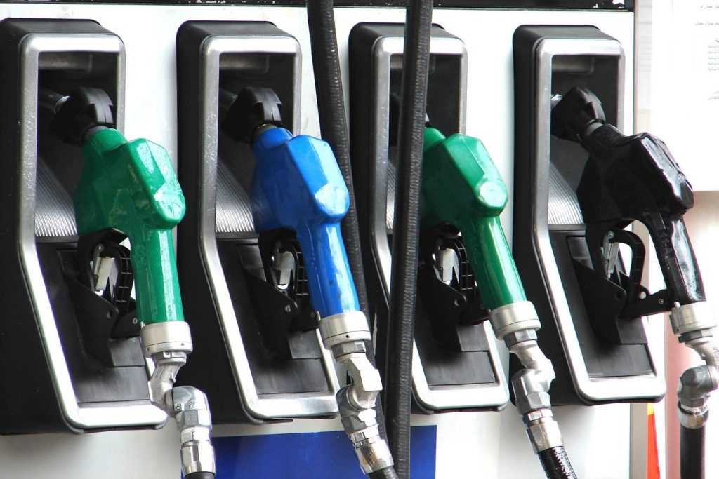 «Χάος» σε βενζινάδικο: Οδηγός έφυγε παίρνοντας μαζί και την αντλία καυσίμων – Δείτε το βίντεο