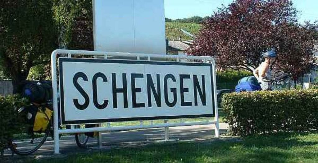 Αλλάζουν οι κανόνες για τον έλεγχο στις χώρες εκτός Σένγκεν