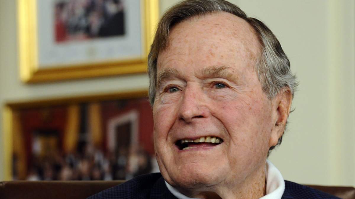 Απεβίωσε ο Τζορτζ Μπους- Ο 41ος πρόεδρος των ΗΠΑ άφησε την τελευταία του πνοή στα 94 του χρόνια