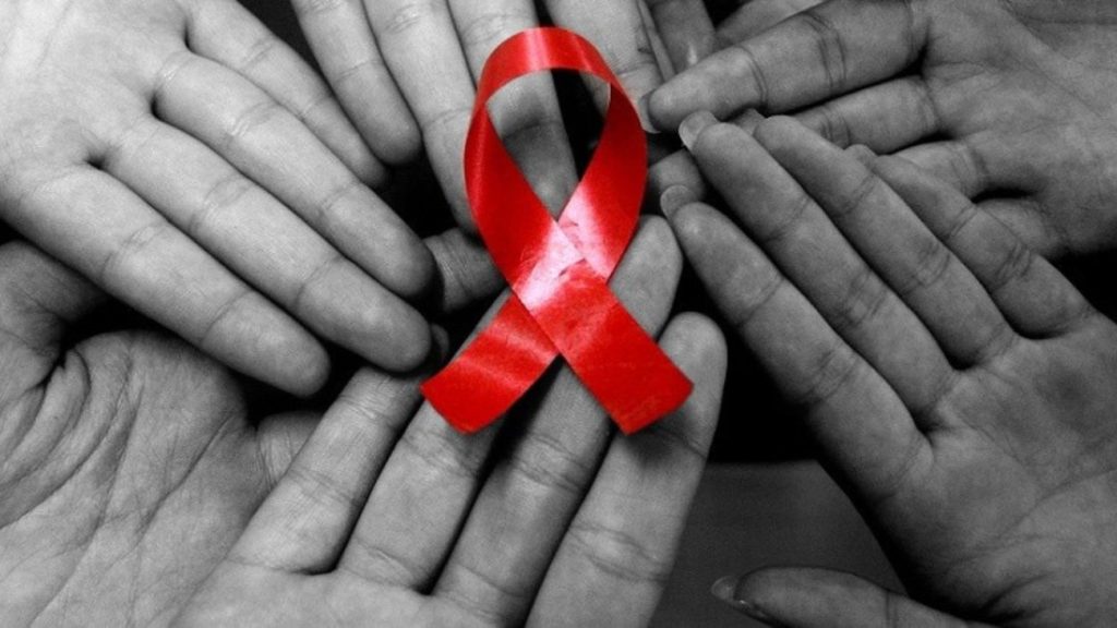 Παγκόσμια Ημέρα κατά του AIDS: 8 βασικές ερώτησεις με τις απαντήσεις τους για τον ιό HIV (βίντεο)