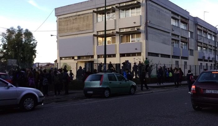 Η αστυνομική διεύθυνση Δυτικής Ελλάδας διαψεύδει το υπ. Παιδείας: «’Έγιναν συλλήψεις μαθητών στο Αγρίνιο»!