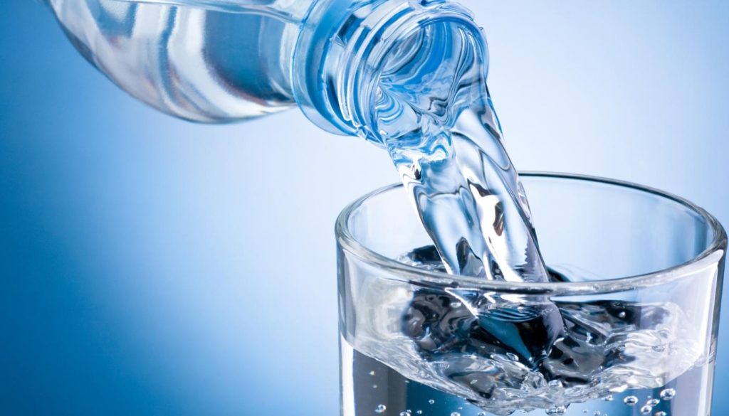 Πόσο νερό πρέπει να πίνετε ανάλογα με το βάρος σας;