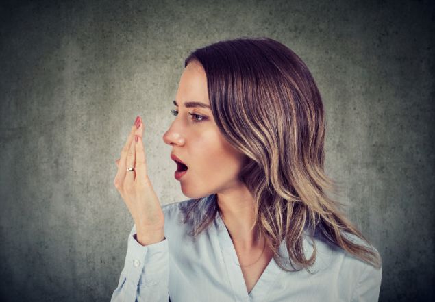 Δέκα λόγοι που οδηγούν στην κακή αναπνοή – Ποια είναι η λύση