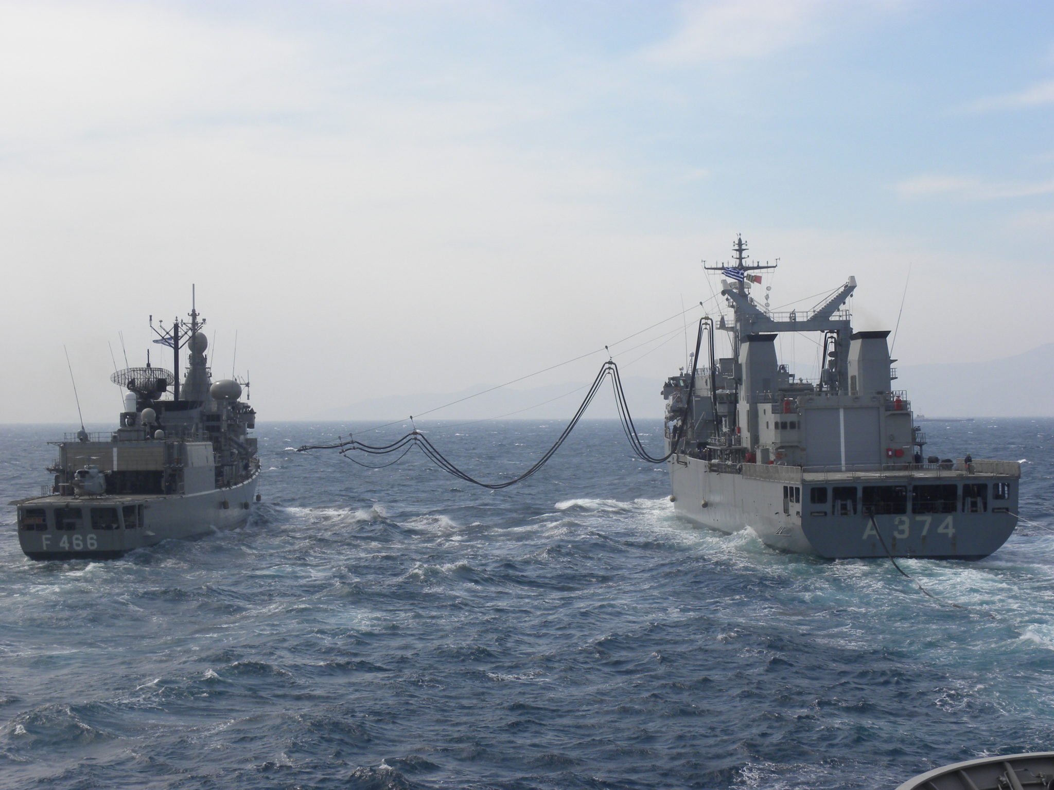 Πολεμικό Ναυτικό: Τρεις φρεγάτες παρακολουθούν  συνεχώς το Barbaros