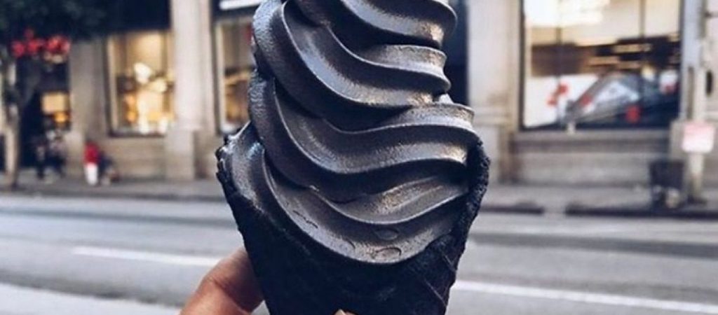 Νέα Υόρκη: Απαγόρευσαν την πώληση μαύρου παγωτού για λόγους υγείας
