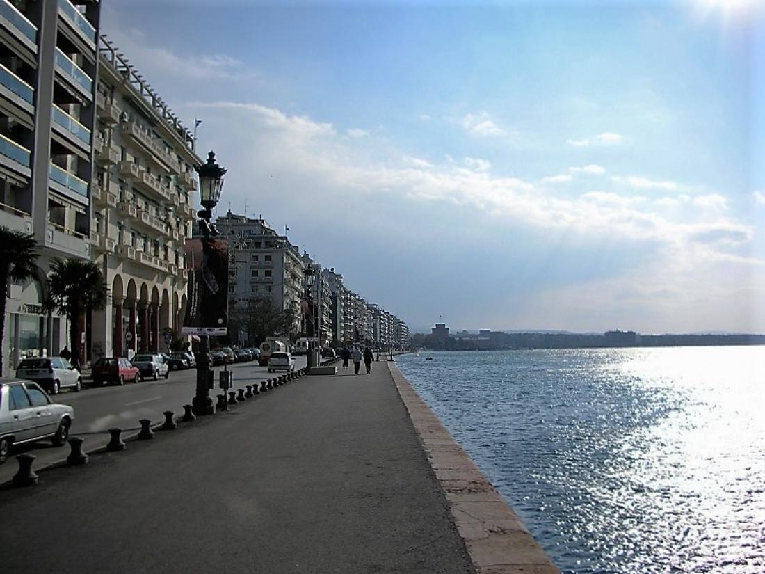 Θεσσαλονίκη: Ανέσυραν πτώμα από το Θερμαϊκό