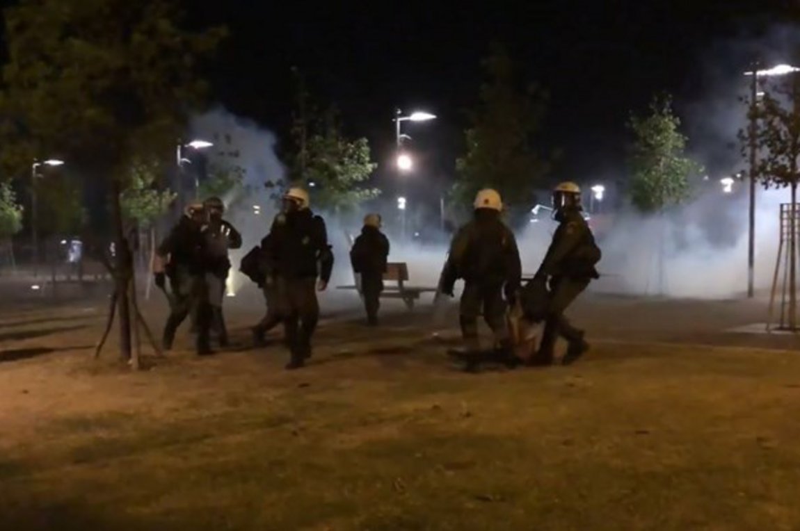 Στον εισαγγελέα οδηγήθηκαν οι 11 από τους 15 συλληφθέντες για τα επεισόδια που έγιναν χθες στο κέντρο της Θεσσαλονίκης
