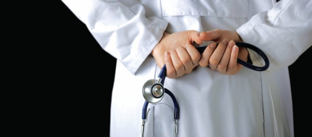 Γιατροί και νοσηλευτές θα προχωρήσουν σε στάση εργασίας τη Δευτέρα