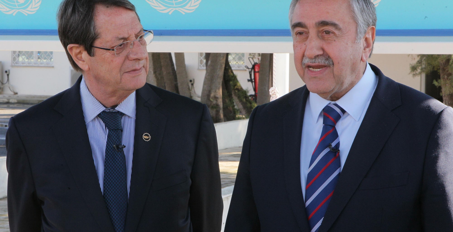 Ο Ν.Αναστασιάδης συνομίλησε με τον Τουρκοκύπριο Μουσταφά Ακιντζί για παροχή βοήθειας λόγω των καταστροφών από τον καιρό