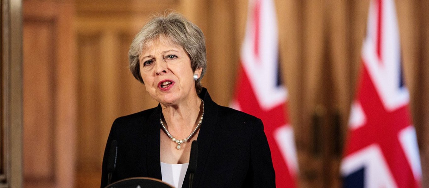 Bloomberg: Αναβάλει την ψηφοφορία για το Brexit η Τερέζα Μέι