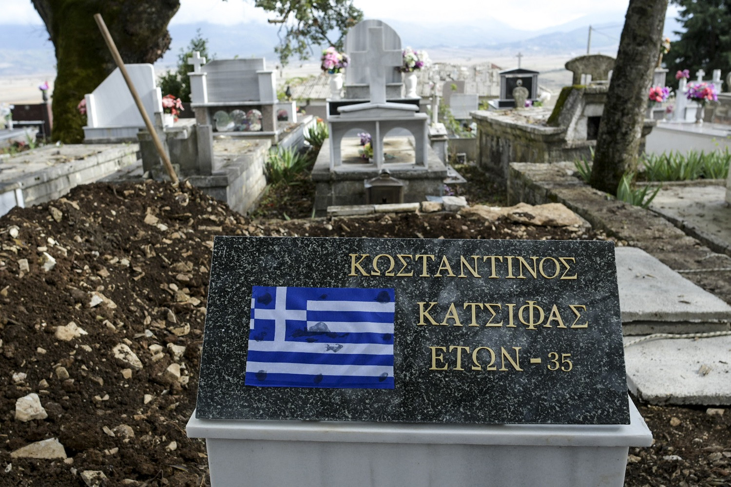 Τελέστηκε μνημόσυνο για τον Κ.Κατσίφα και στην Κακαβιά για όσους δεν κατάφεραν να πάνε στους Βουλιαράτες (φωτο)